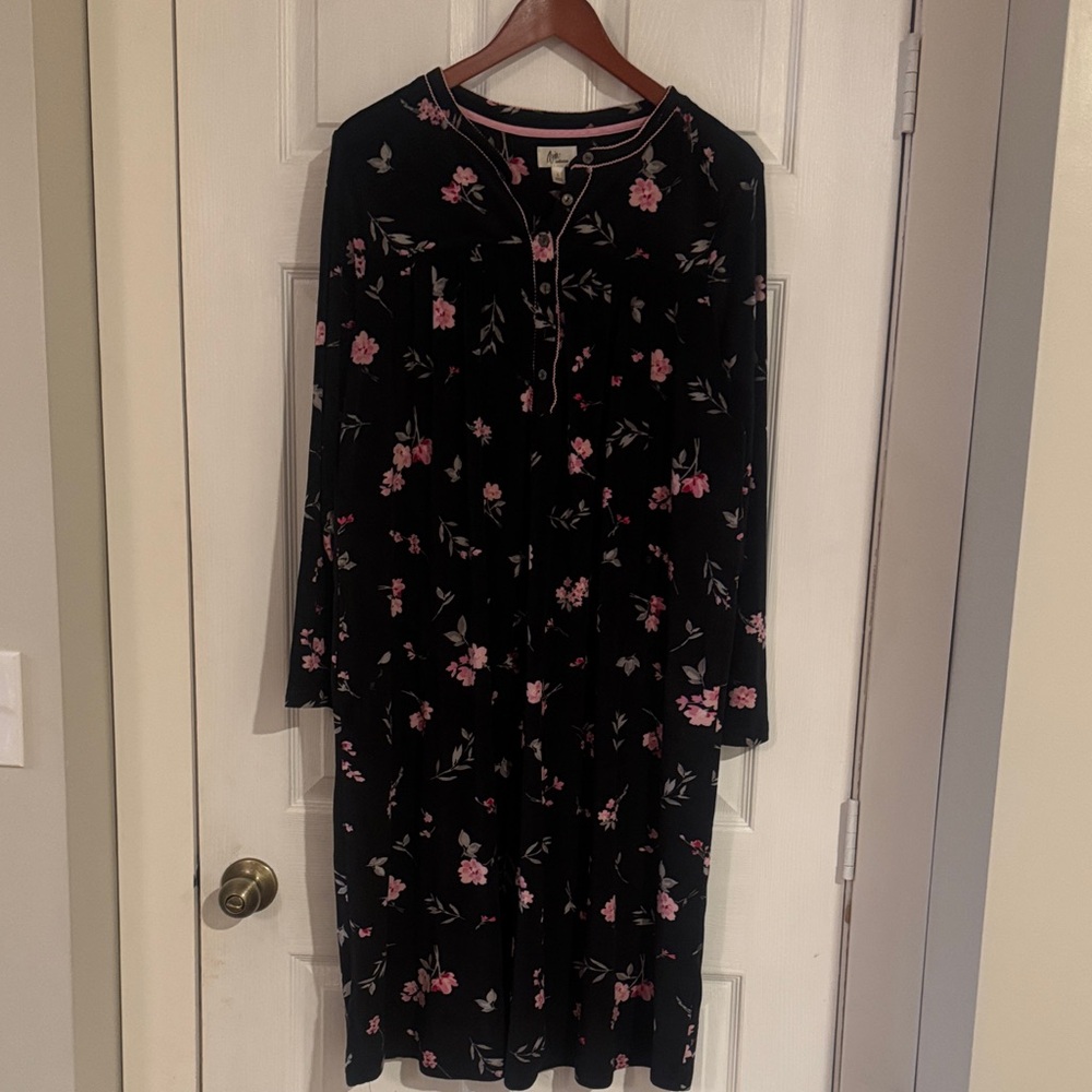 Floral Black and Pink Long Sleeve Fleece Sleepwear